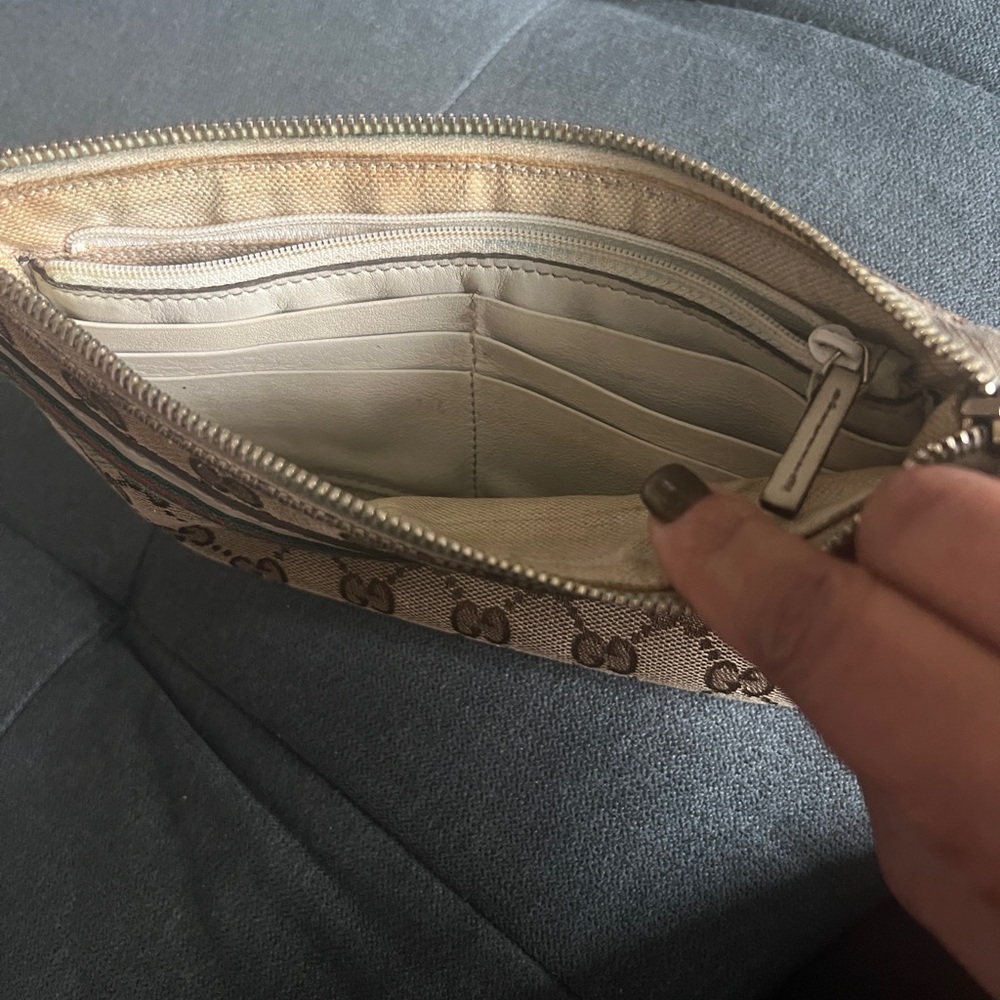 Gucci Beige and Brown Monogram Wristlet wallet with dust bag - Picture 4 of 11